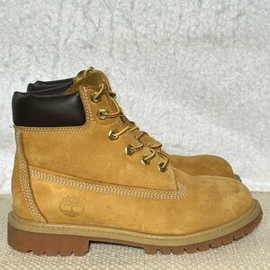 Timberland Junior Classic 6" Waterproof 200g Primaloft Wheat Nubuck Boots SZ 3.5